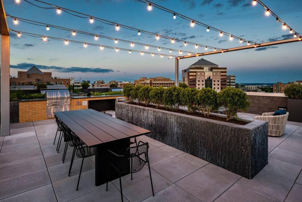 Gorgeous 1 Bedroom At Clarendon With Gym And Rooftop Arlington Exterior foto