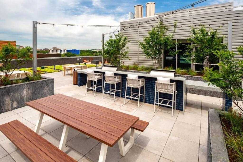 Gorgeous 1 Bedroom At Clarendon With Gym And Rooftop Arlington Exterior foto